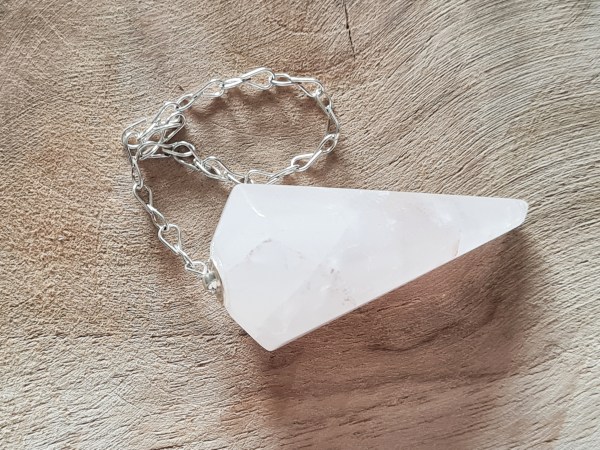 Pendule facetté quartz rose